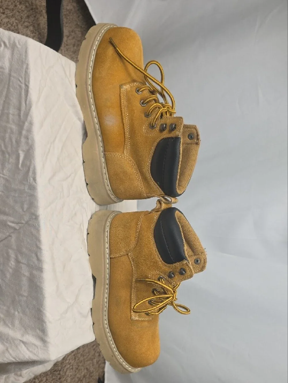 Brahma Wheat Suede Work Boots with Lace-Up And Steel Toe Design Size 7